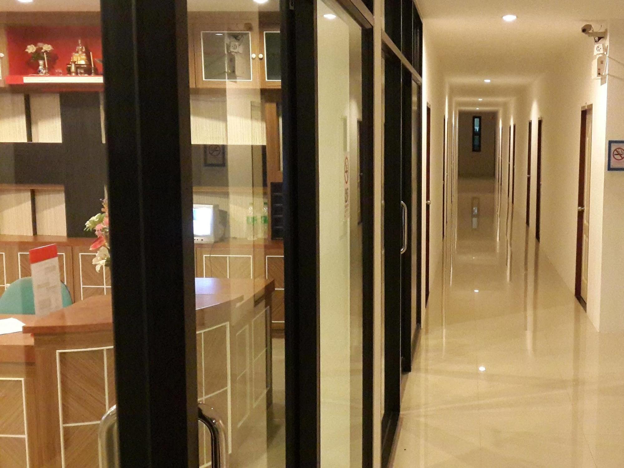 Phuthara Mansion Apartamento Phuket Exterior foto