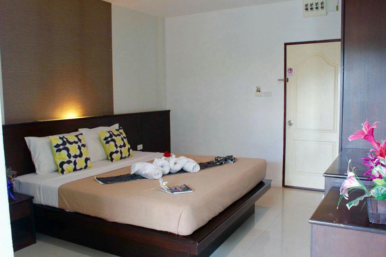 Phuthara Mansion Apartamento Phuket Exterior foto
